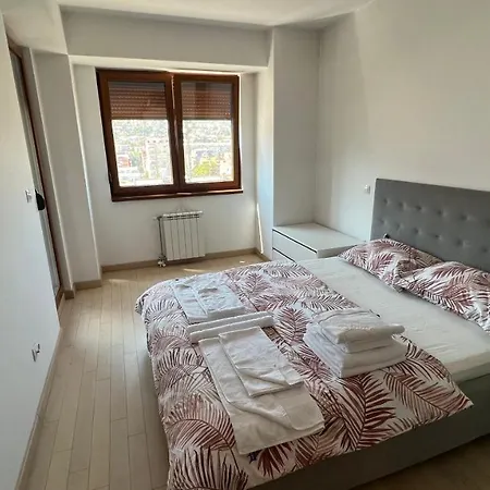Apartment Flatiron 2-bedroom Apartment, Skopje