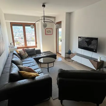 Flatiron 2-bedroom Apartment, Apartment Skopje
